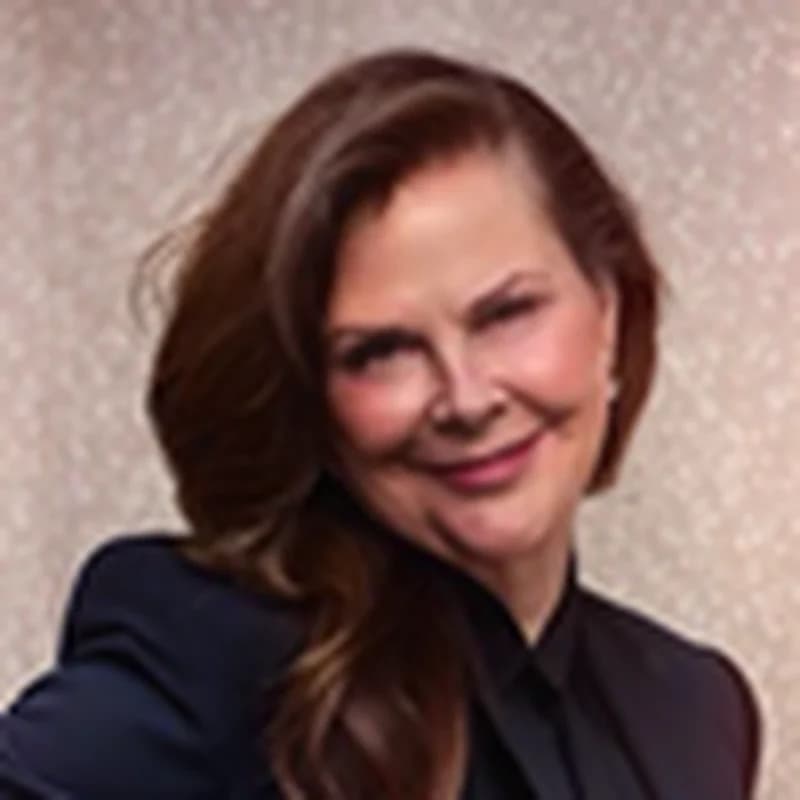 Headshot of Kelly Slomba
